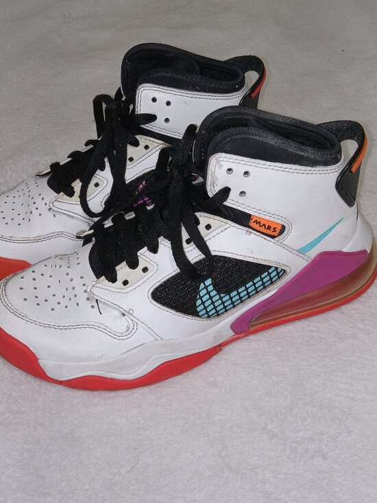 Nike Other - Nike Air Jordan Mars 270 GS 5.5Y Youth White Hyper Violet Total Orange Black